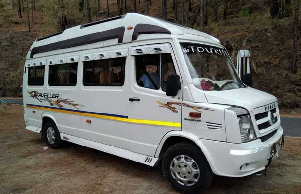 9-Seater Tempo Traveller For Himachal Tour