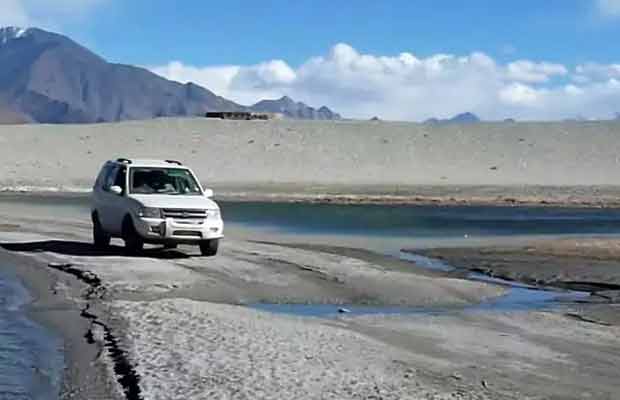 Manali To Leh Taxi Services